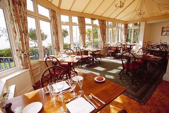 White House Hotel & Restaurant
